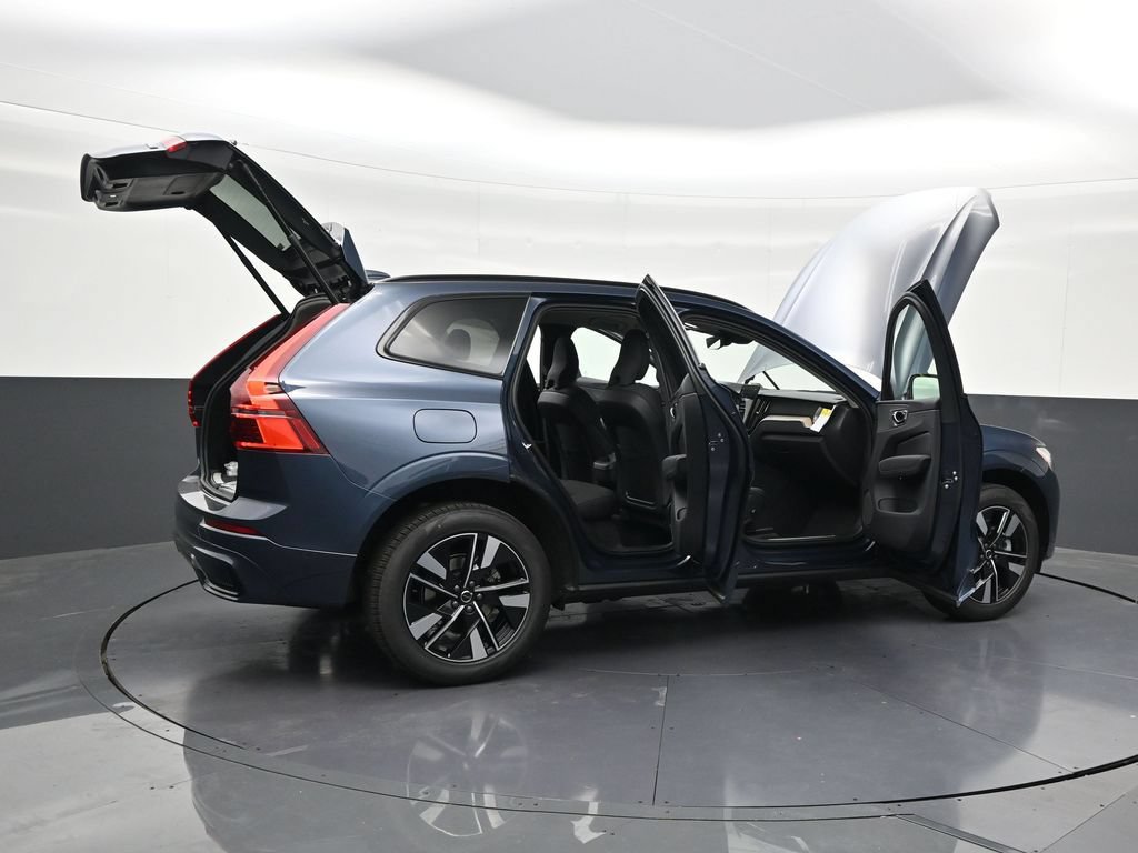 New 2026 Volvo XC60 B5 Plus AWD/4WD image 29