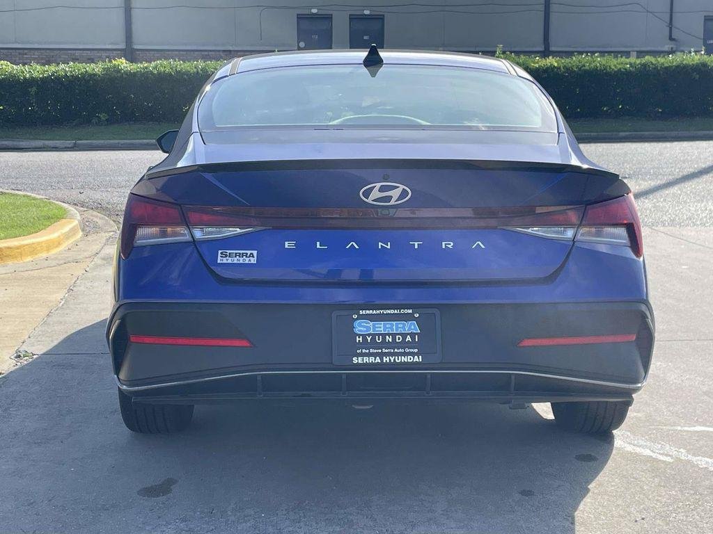 New 2025 Hyundai Elantra Sport FWD image 29