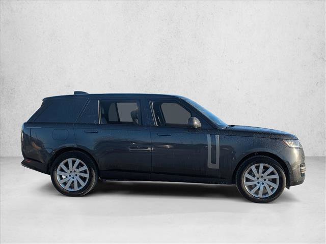 Used 2024 Land Rover Range Rover Long Wheelbase SE image 4