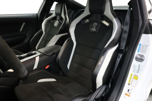 Used 2022 Ford Mustang Shelby GT500 w/ Carbon Fiber Track Pack RWD image 91