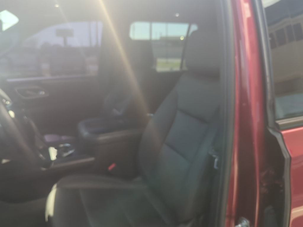 Used 2023 Chevrolet Tahoe Z71 w/ Z71 Off-Road Package AWD/4WD image 27