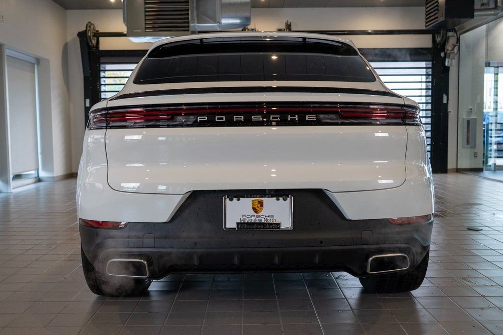 New 2025 Porsche Cayenne Coupe image 10