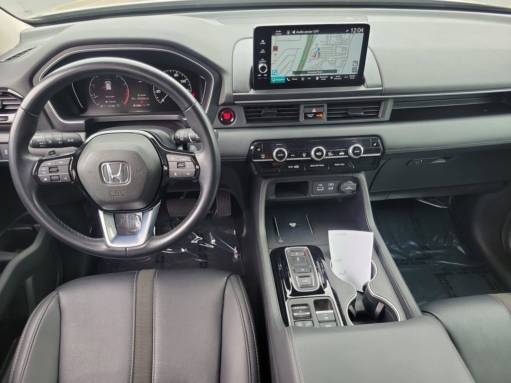 Certified 2025 Honda Pilot Touring image 11