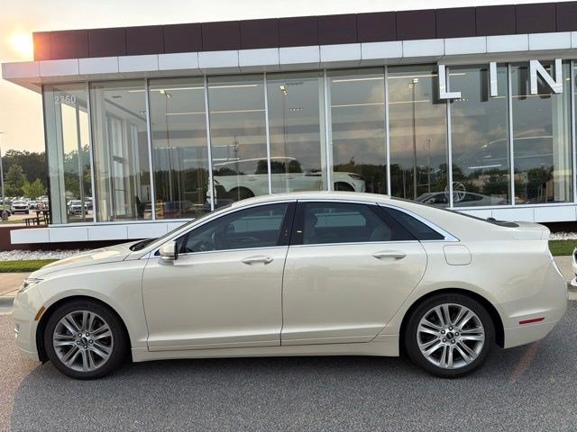 Used 2016 Lincoln MKZ w/ Equipment Group 200A Select FWD image 2