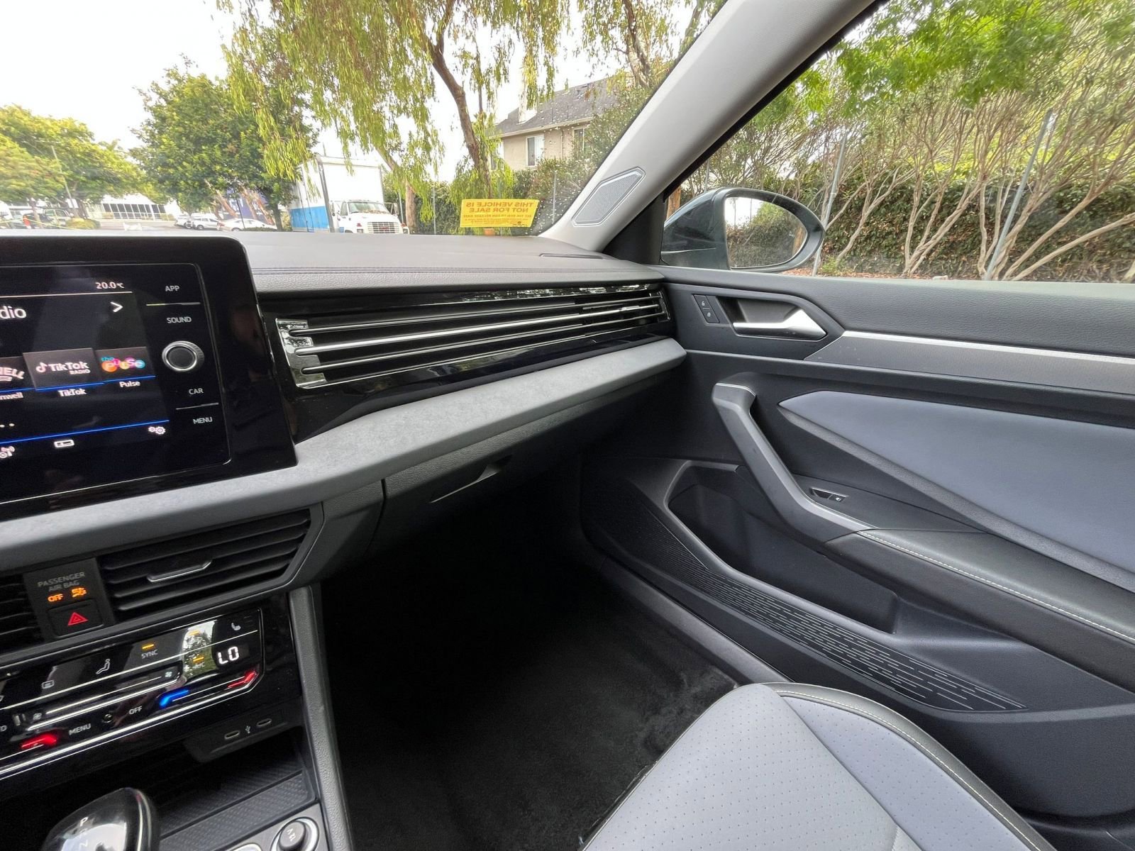 Used 2025 Volkswagen Jetta SE image 34