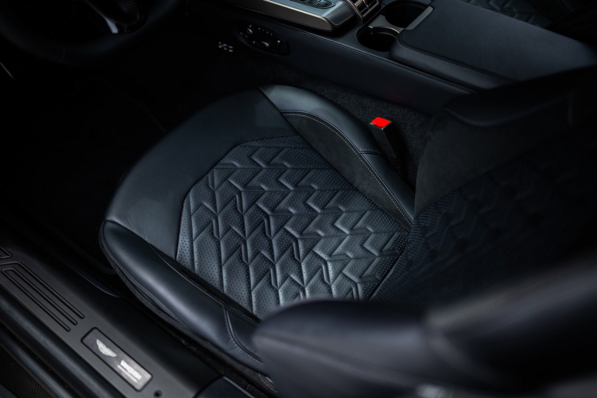 Used 2025 Aston Martin Vanquish image 43