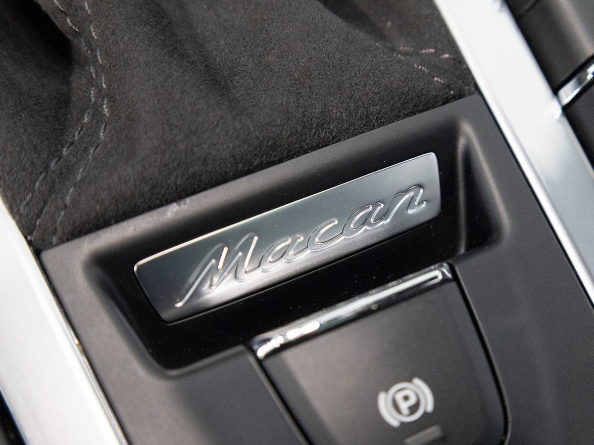 Certified 2017 Porsche Macan GTS image 16