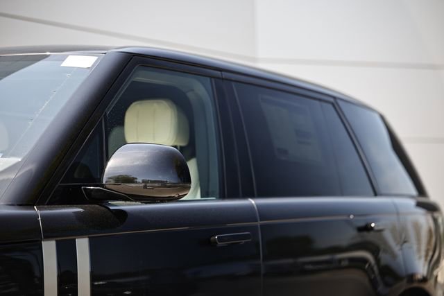 New 2026 Land Rover Range Rover Long Wheelbase SE image 3