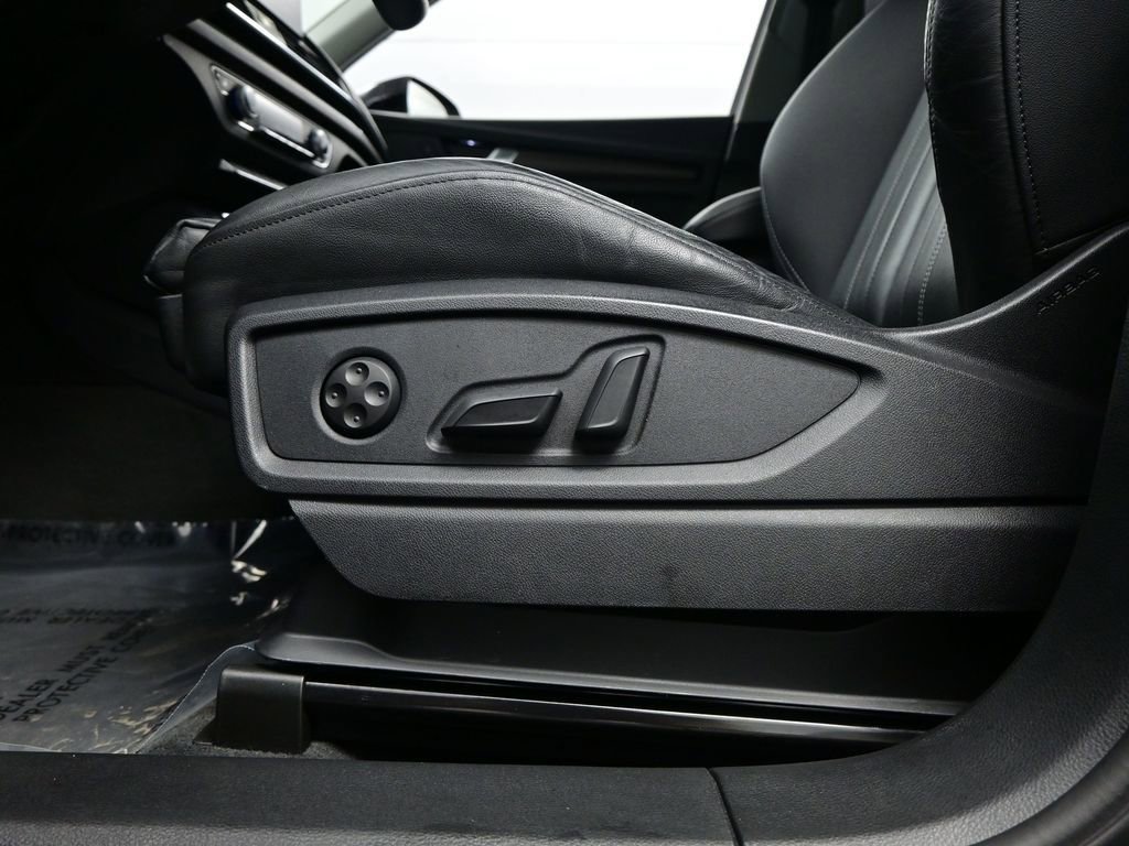 Used 2024 Audi Q5 2.0T Premium w/ Convenience Package image 17