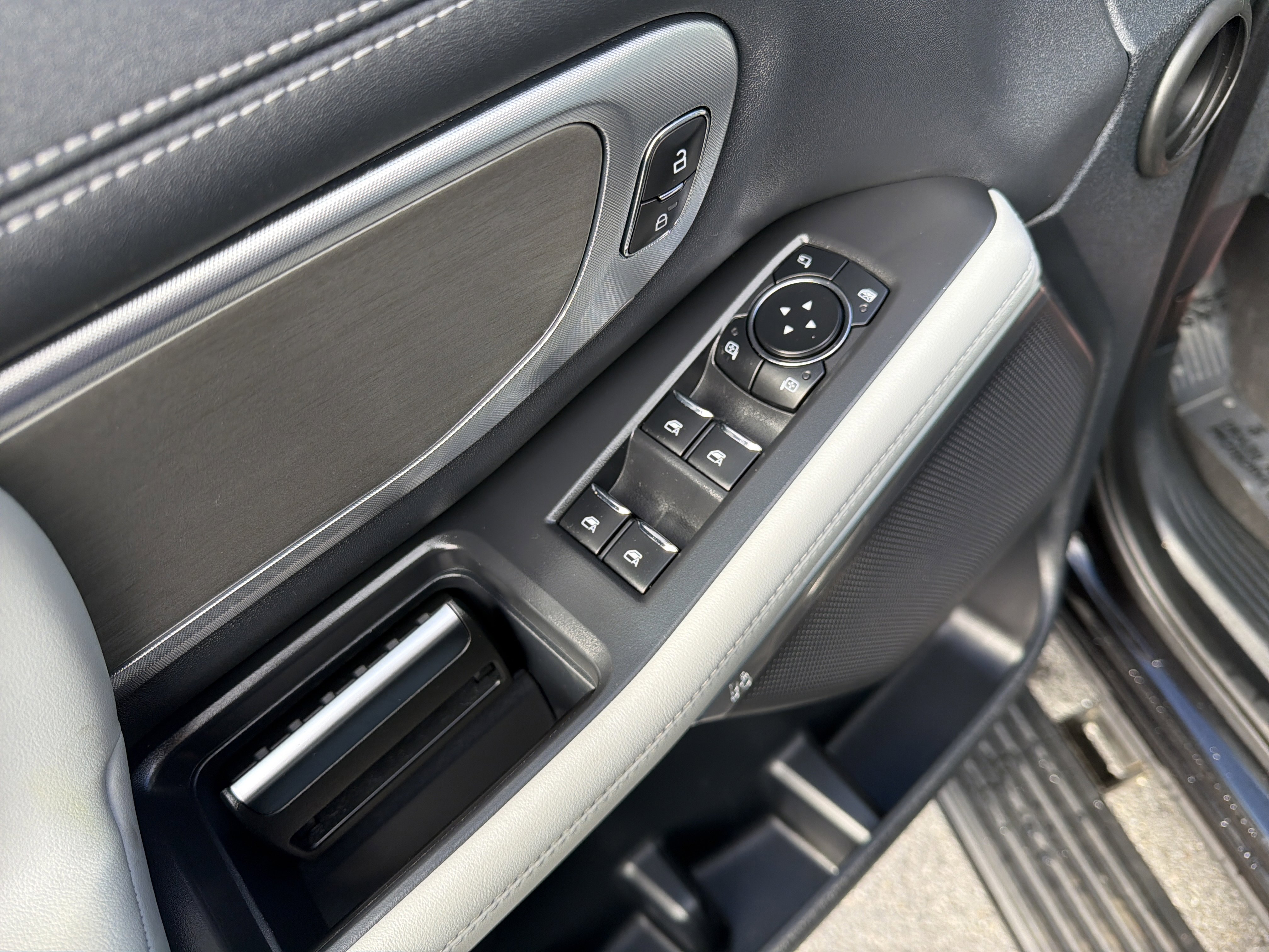 Certified 2025 Ford Expedition Platinum w/ Driver's Package image 17