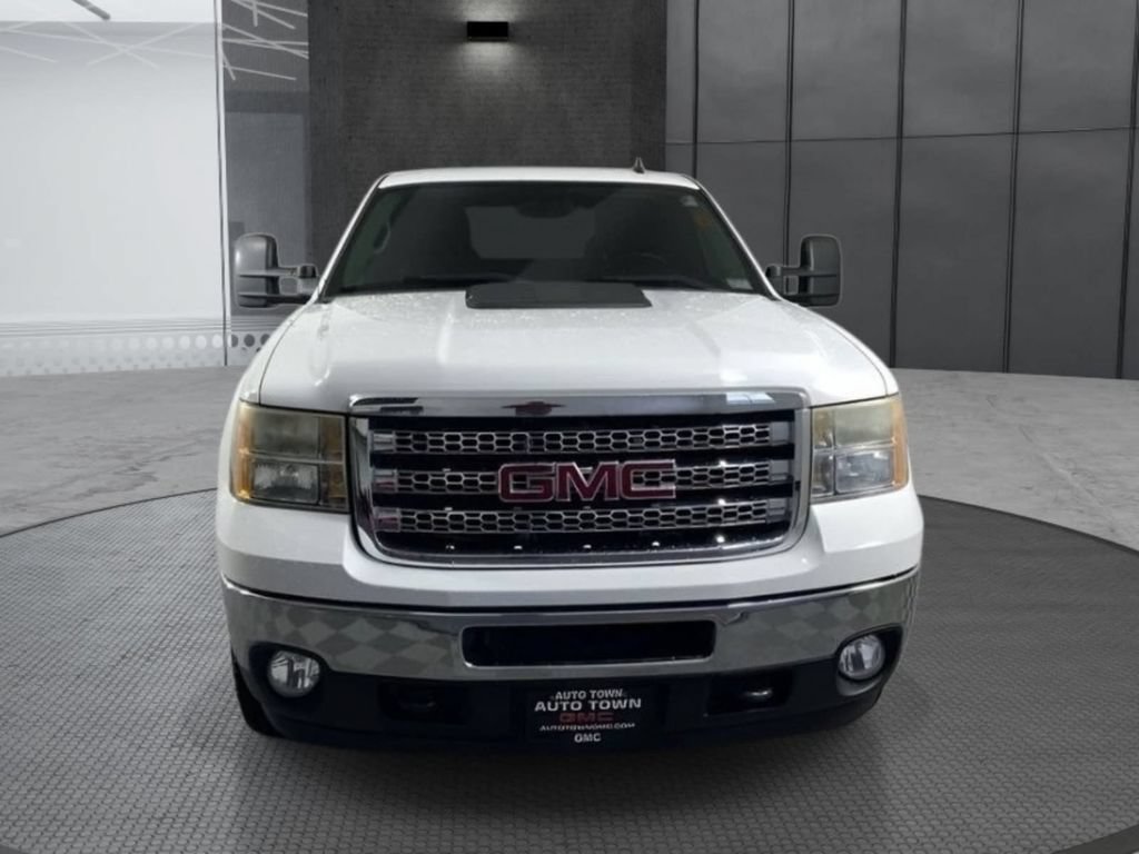 Used 2013 GMC Sierra 2500 SLE w/ SLE Preferred Package AWD/4WD image 2