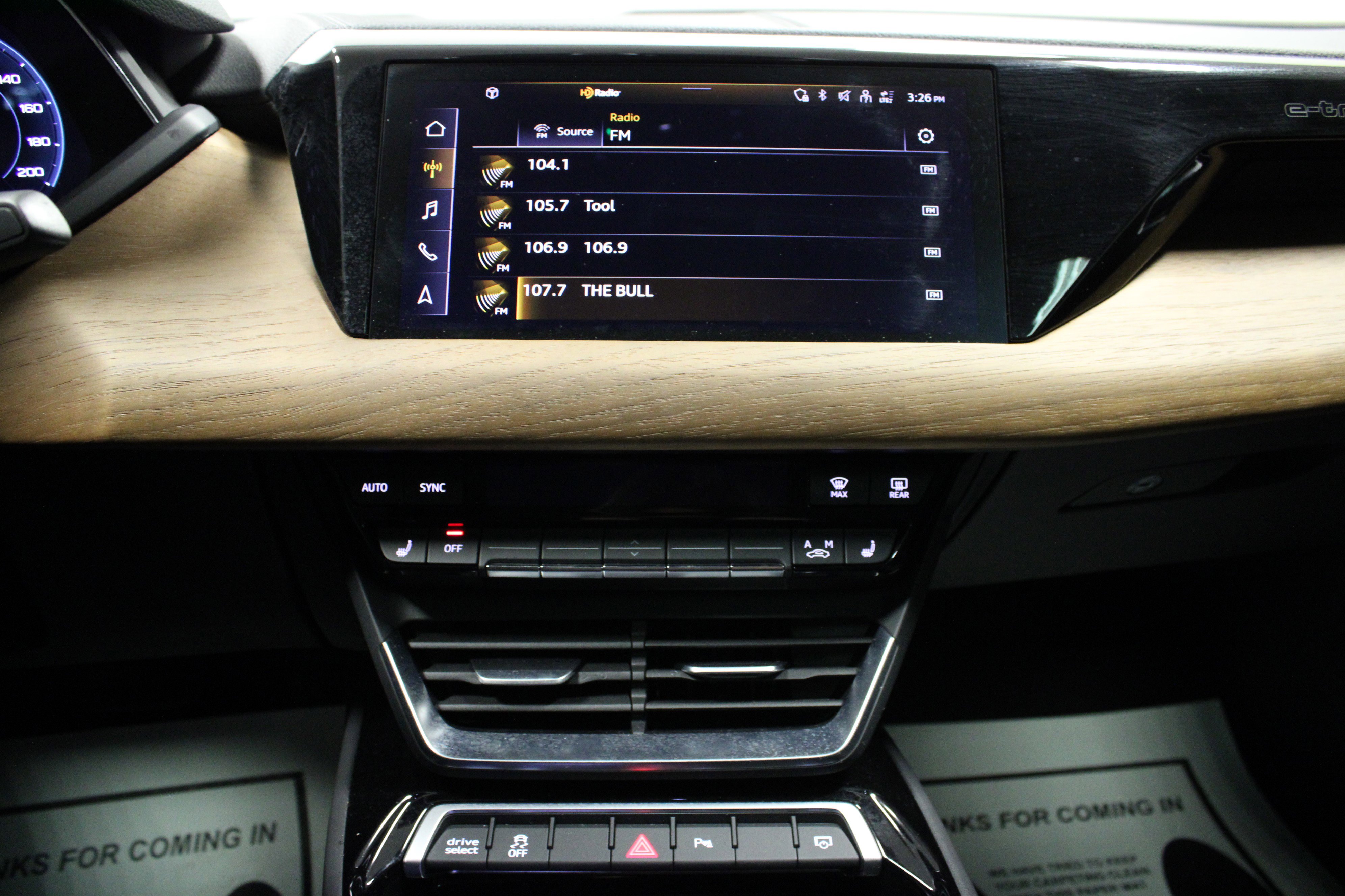 Used 2023 Audi e-tron GT Premium Plus image 21