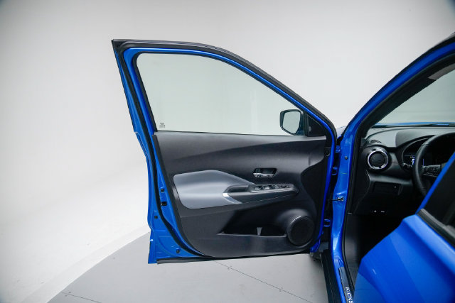 Used 2023 Nissan Kicks SR w/ SR Premium Package FWD image 14