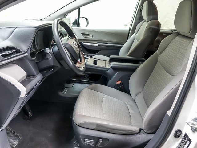 Certified 2024 Toyota Sienna LE image 8