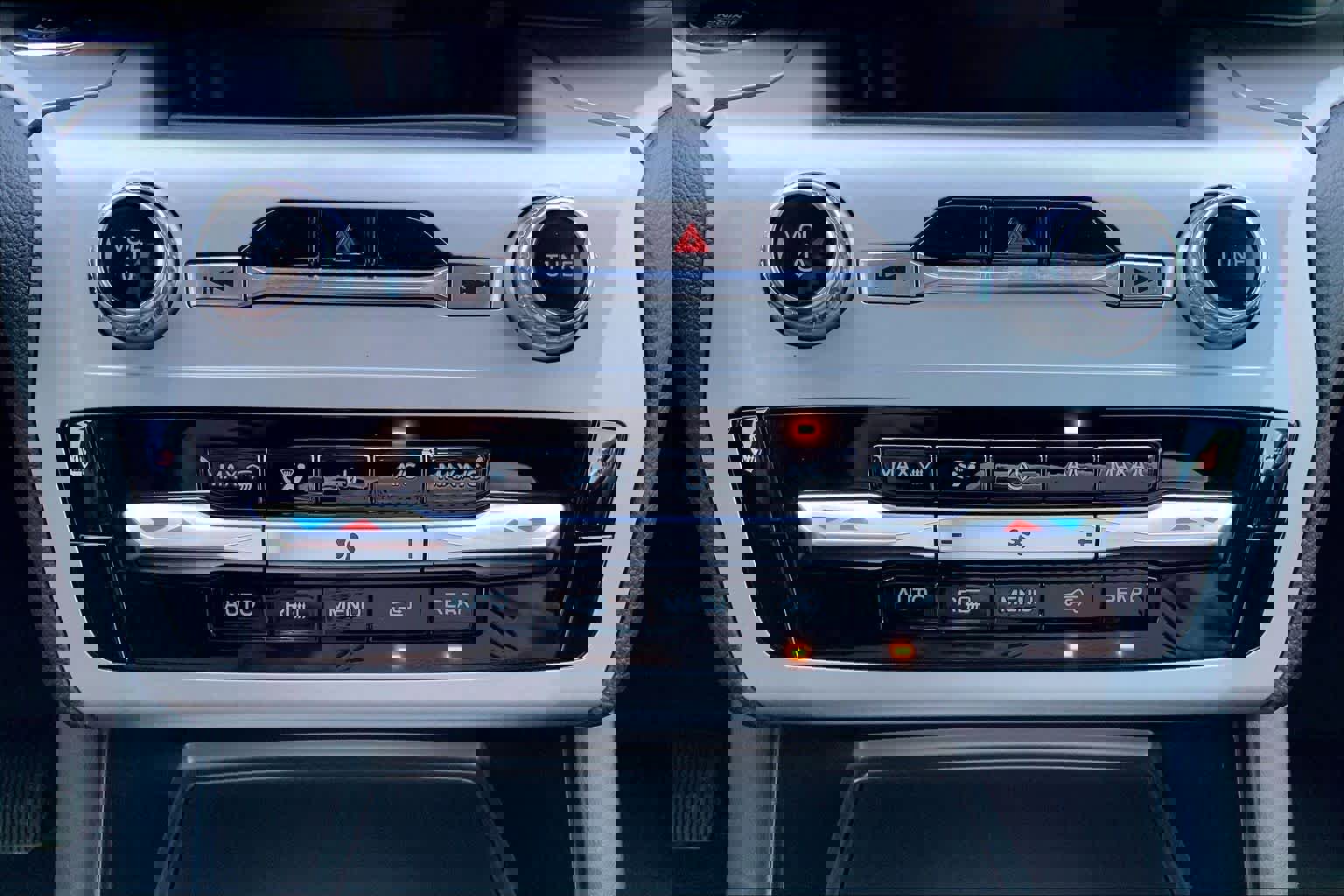 Used 2022 Ford Explorer XLT image 29