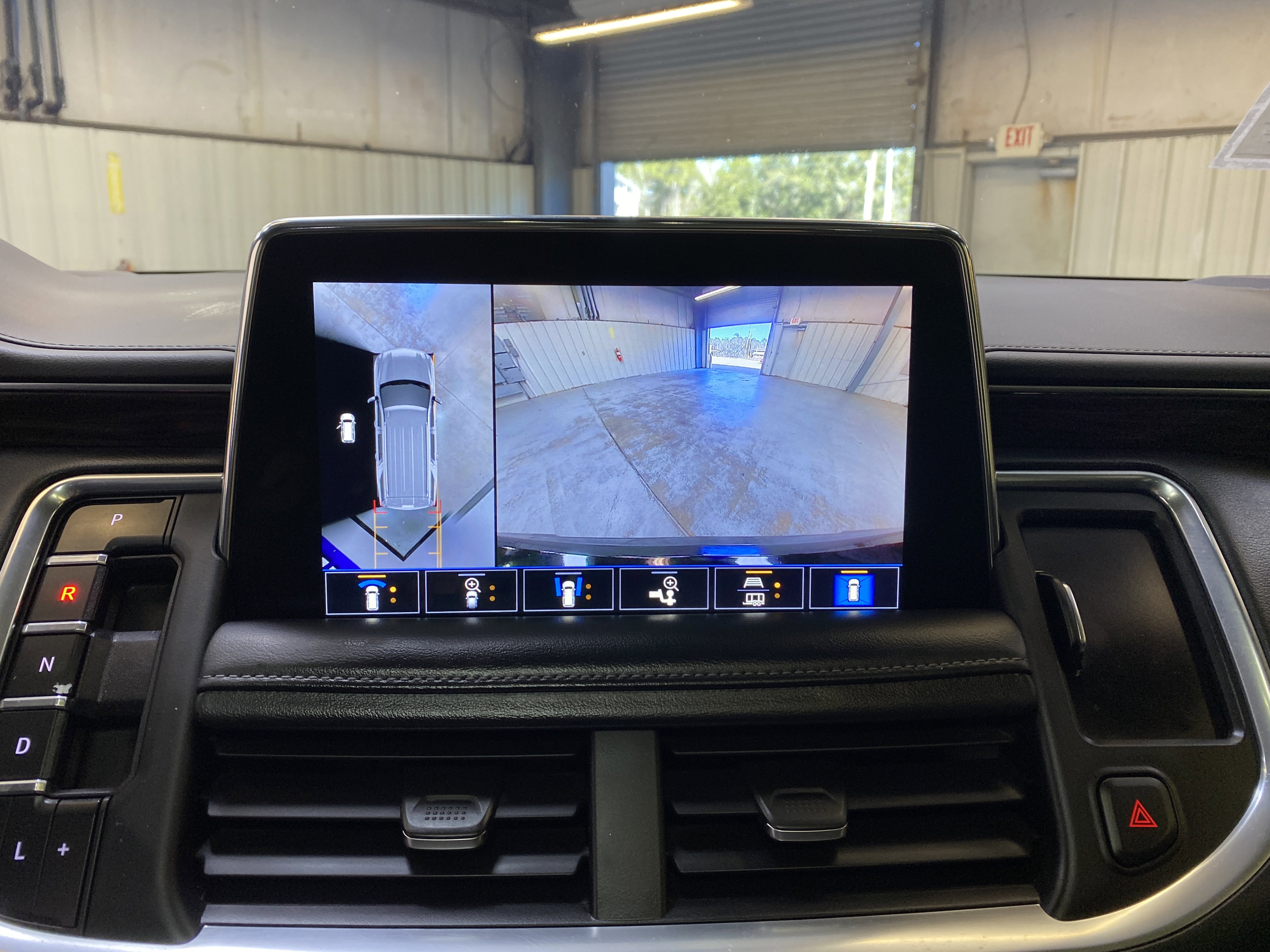 Used 2021 Chevrolet Tahoe Z71 w/ Luxury Package image 48