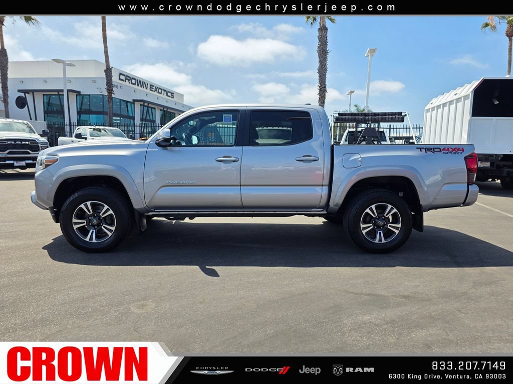 Used 2018 Toyota Tacoma TRD Sport w/ TRD Premium Sport Package AWD/4WD image 4