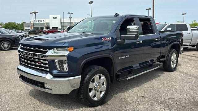 Used 2022 Chevrolet Silverado 2500 LTZ w/ LTZ Plus Package AWD/4WD image 2