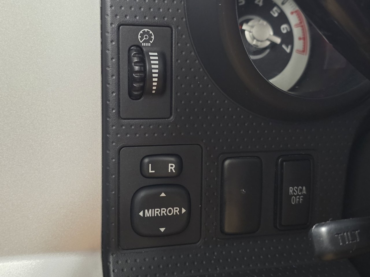 Used 2010 Toyota FJ Cruiser Base image 25