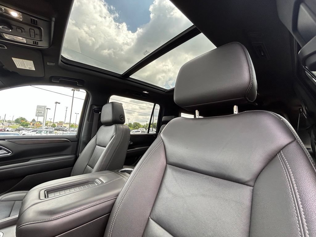 Used 2022 Chevrolet Suburban LT AWD/4WD image 14