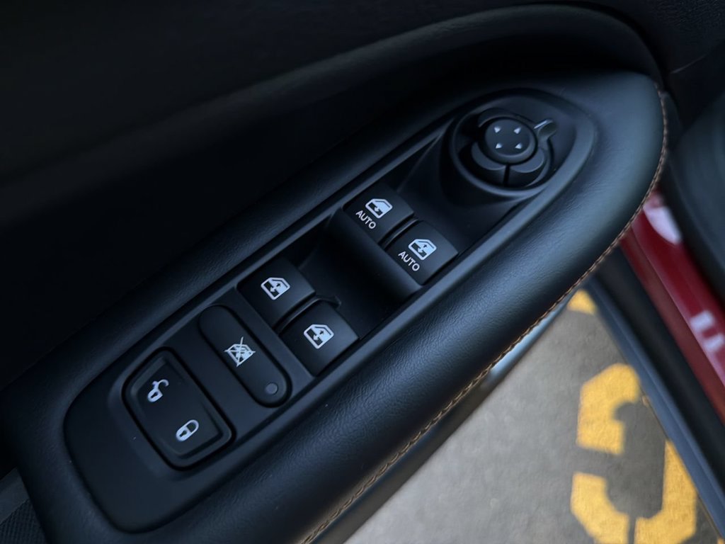 Used 2018 Jeep Compass Limited w/ Navigation Group AWD/4WD image 16