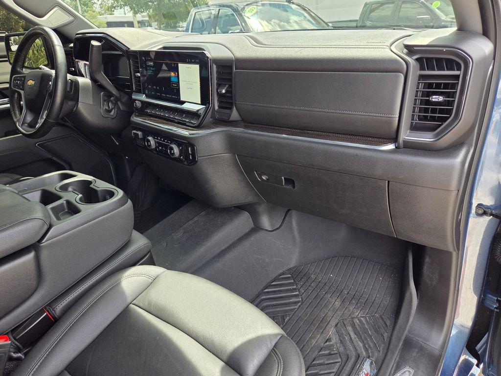 Used 2024 Chevrolet Silverado 1500 LT AWD/4WD image 18