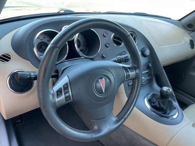 Used 2006 Pontiac Solstice Convertible w/ Premium Package image 21