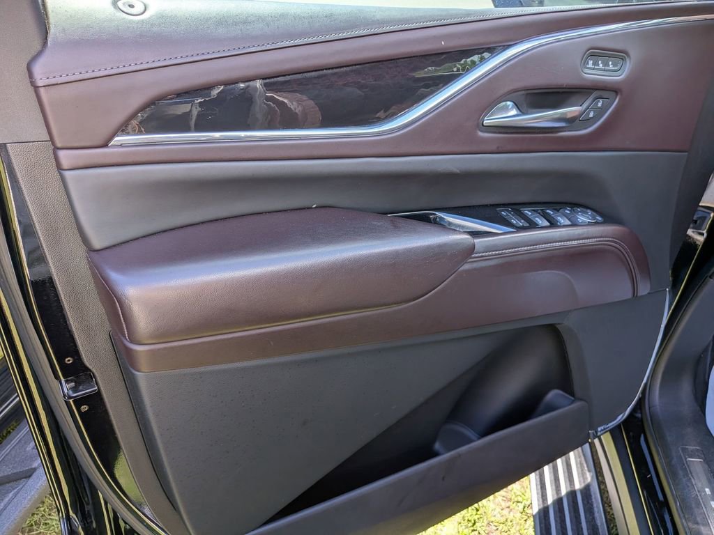 Used 2021 Cadillac Escalade Premium Luxury Platinum AWD/4WD image 7