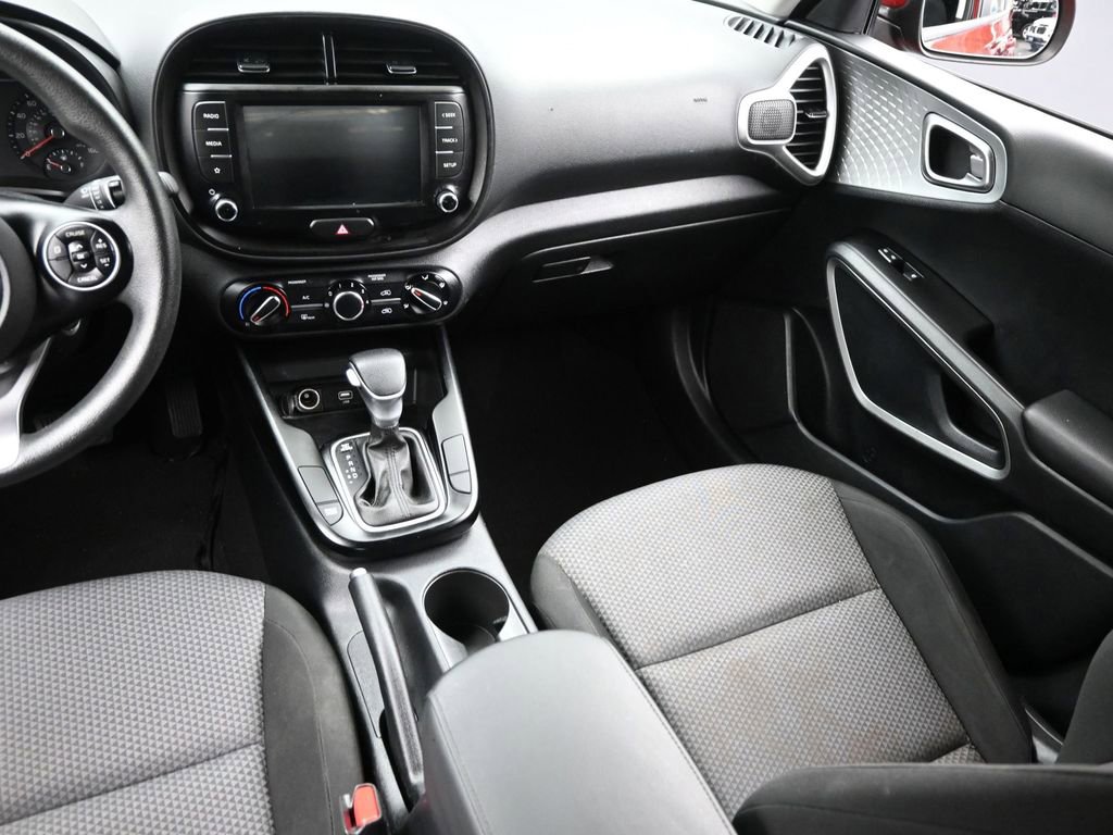 Used 2022 Kia Soul LX image 14