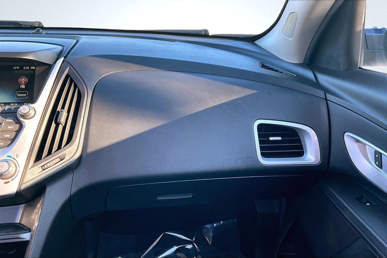 Used 2017 Chevrolet Equinox LT w/ Convenience Package image 18