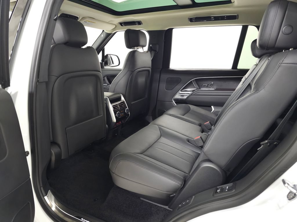 Certified 2025 Land Rover Range Rover Long Wheelbase SE AWD/4WD image 36