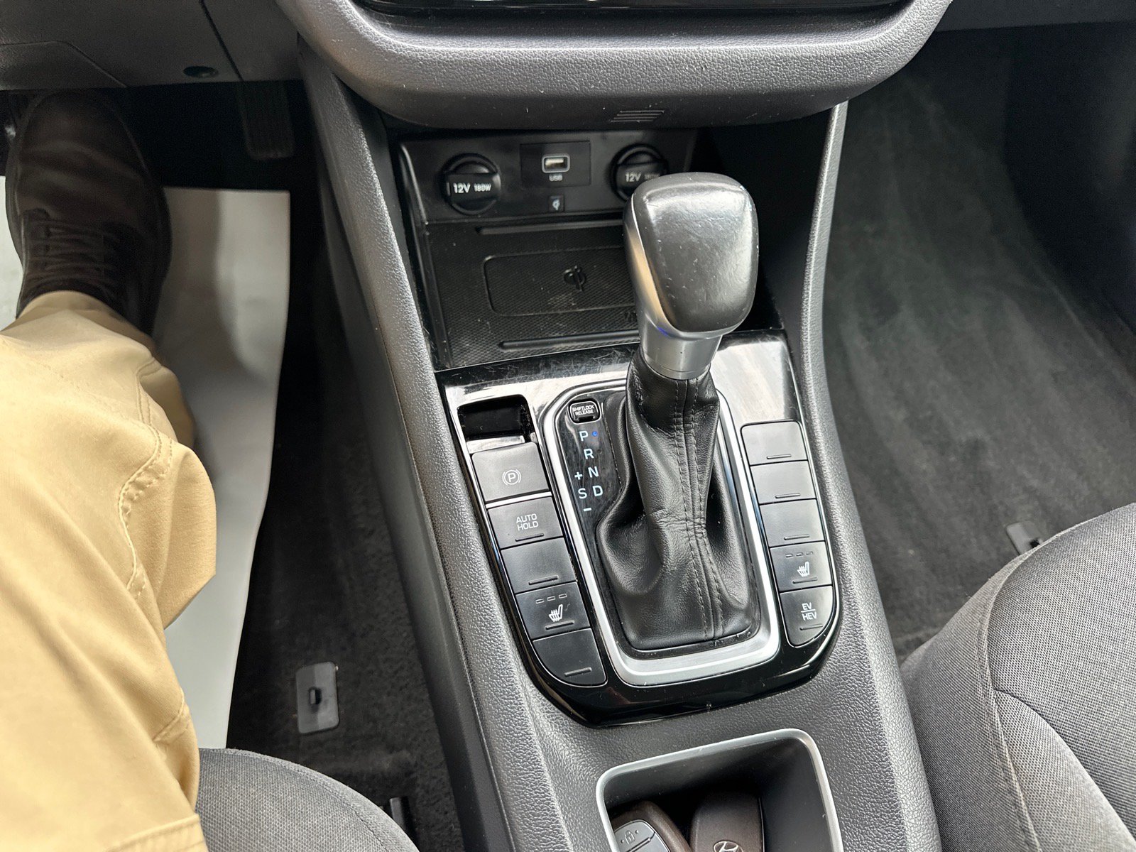 Used 2021 Hyundai Ioniq SEL FWD image 26