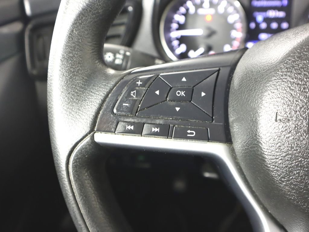 Used 2018 Nissan Rogue S image 16