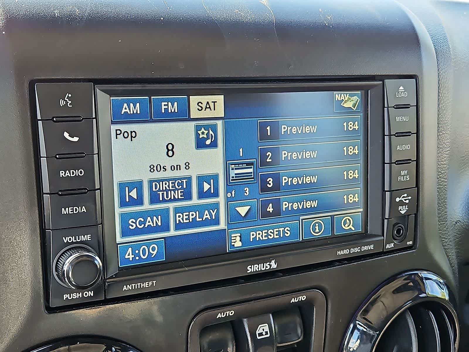 Used 2014 Jeep Wrangler Unlimited Sahara w/ Connectivity Group AWD/4WD image 19