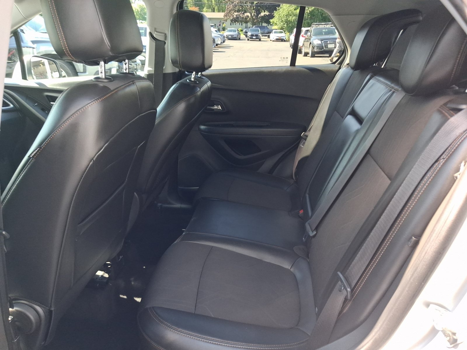 Used 2019 Chevrolet Trax LT w/ LT Convenience Package AWD/4WD image 18