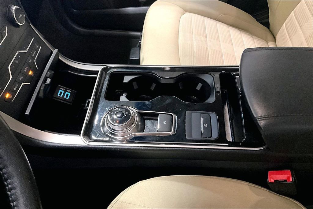 Used 2019 Ford Edge SEL AWD/4WD image 18