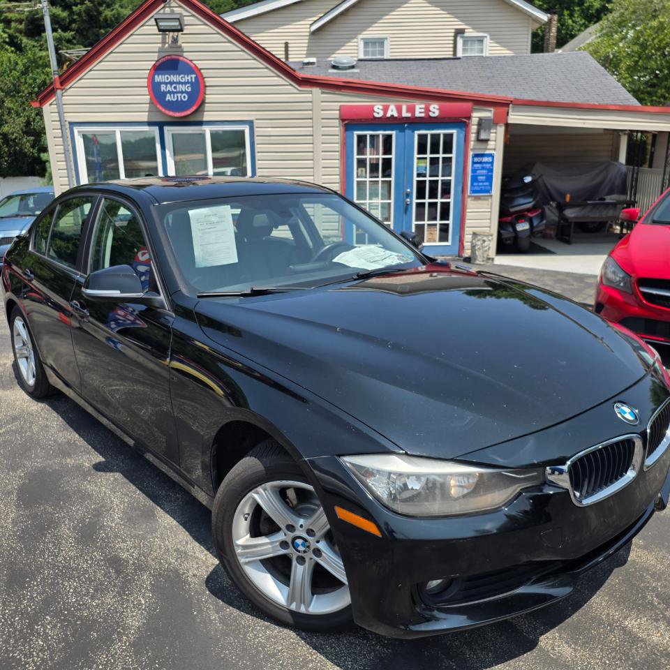 Used 2014 BMW 320i xDrive Sedan AWD/4WD image 2