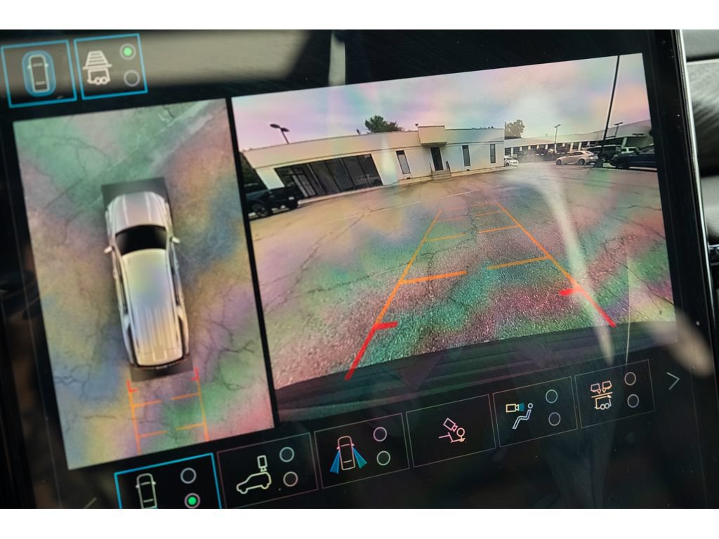 New 2026 GMC Yukon XL AT4 w/ AT4 Premium Plus Package AWD/4WD image 25