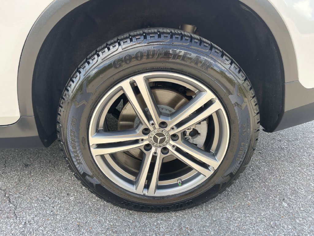 Used 2020 Mercedes-Benz GLC 300 image 12