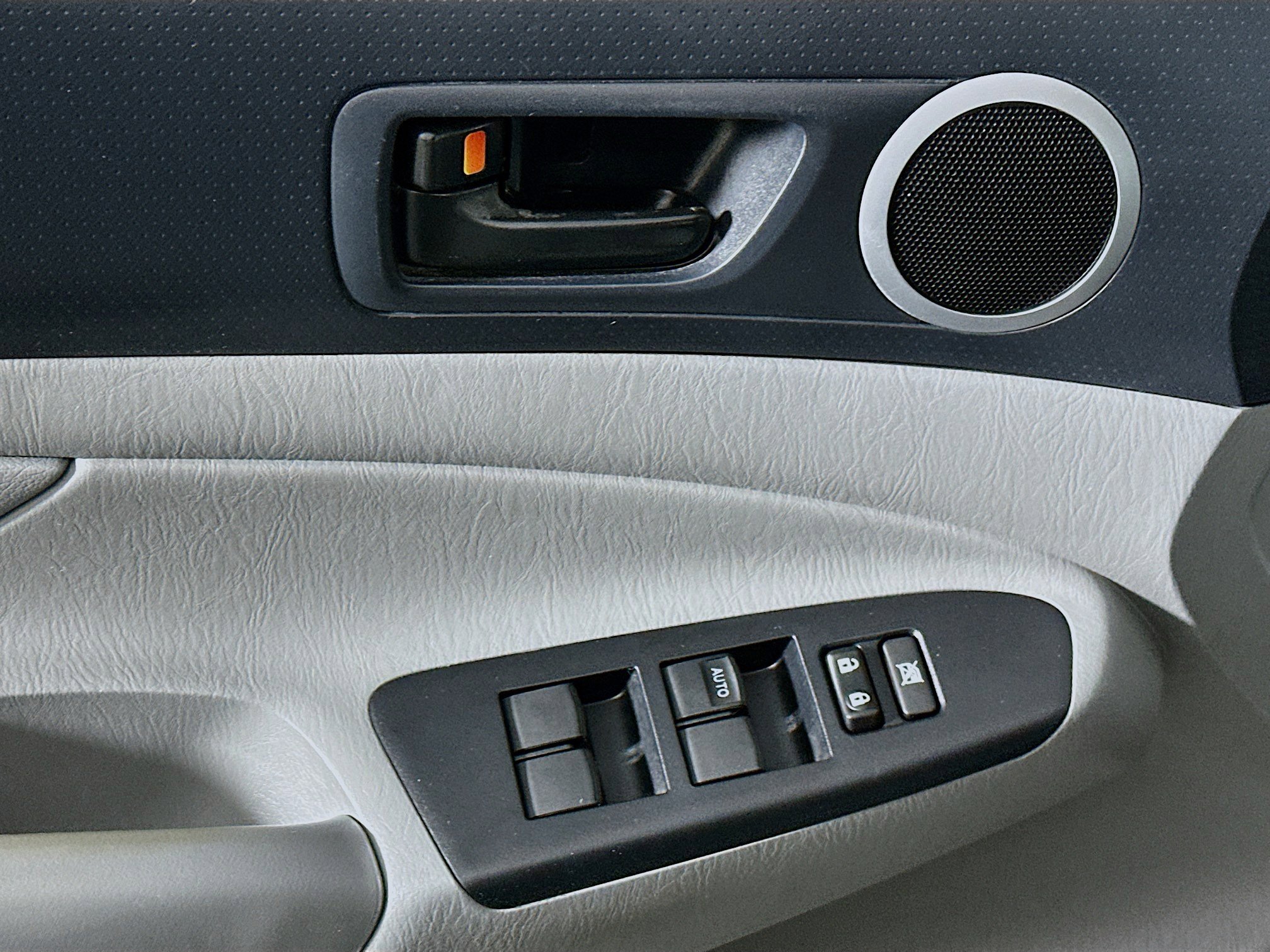 Used 2013 Toyota Tacoma PreRunner w/ SR5 Pkg image 15