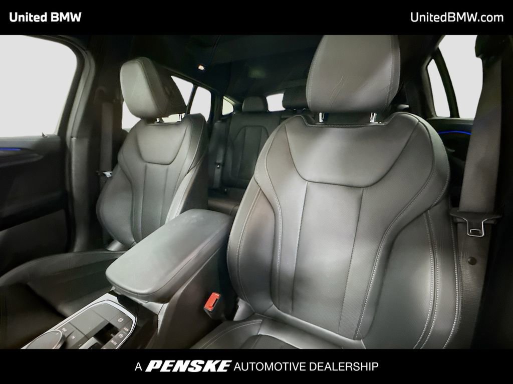 Used 2025 BMW X4 M40i w/ Premium Package image 5