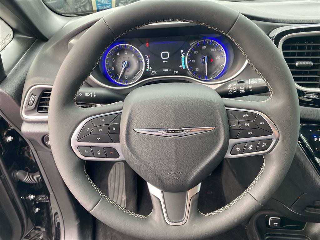 Used 2026 Chrysler Pacifica Select FWD image 10