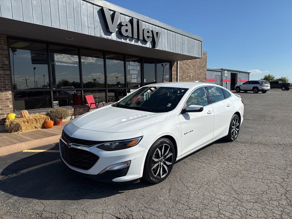 Used 2024 Chevrolet Malibu RS w/ LPO, Floor Liner Package image 4