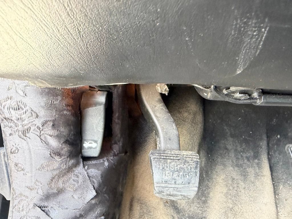 Used 1999 Chevrolet Malibu LS FWD image 11