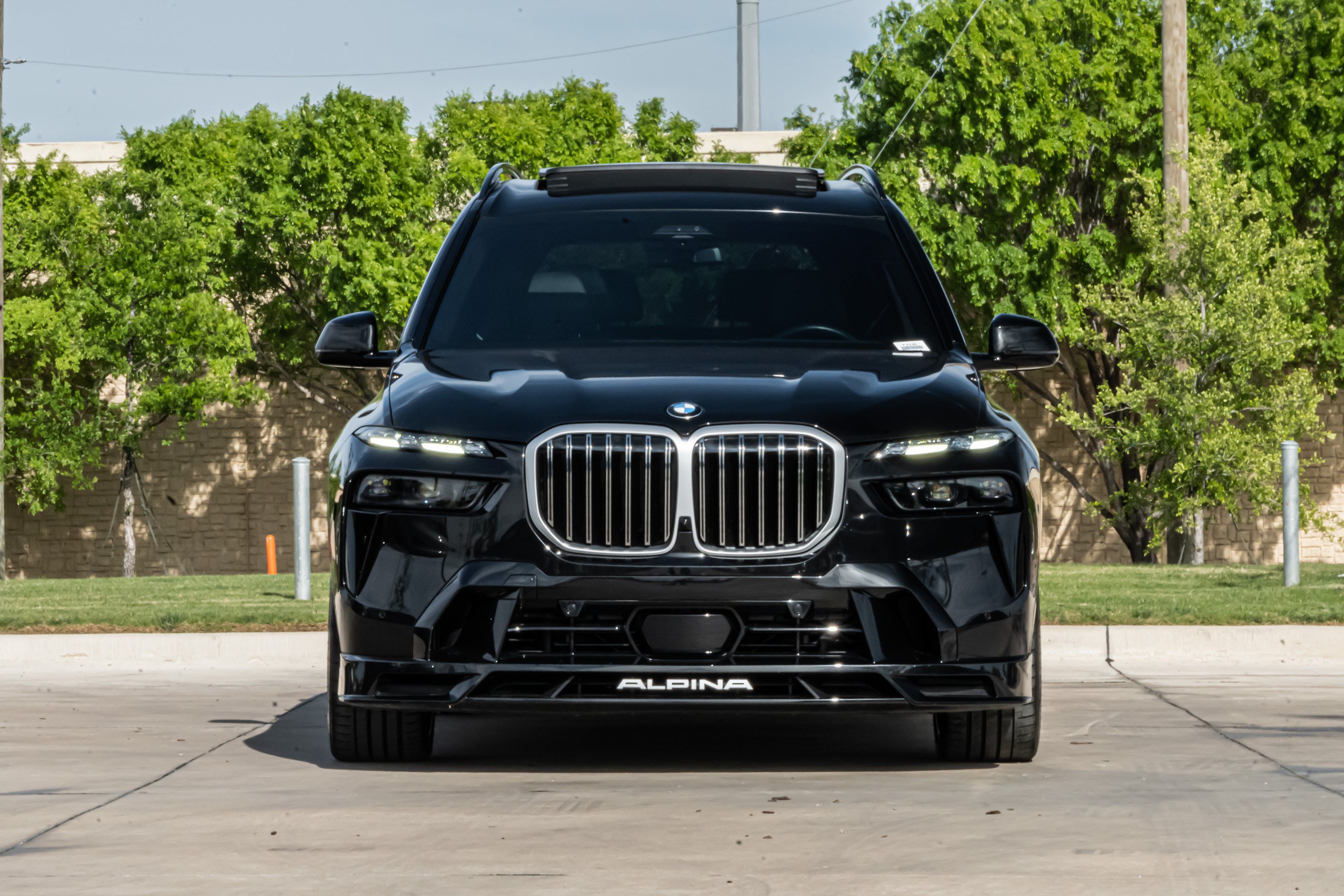 Used 2025 BMW ALPINA XB7 AWD/4WD image 3