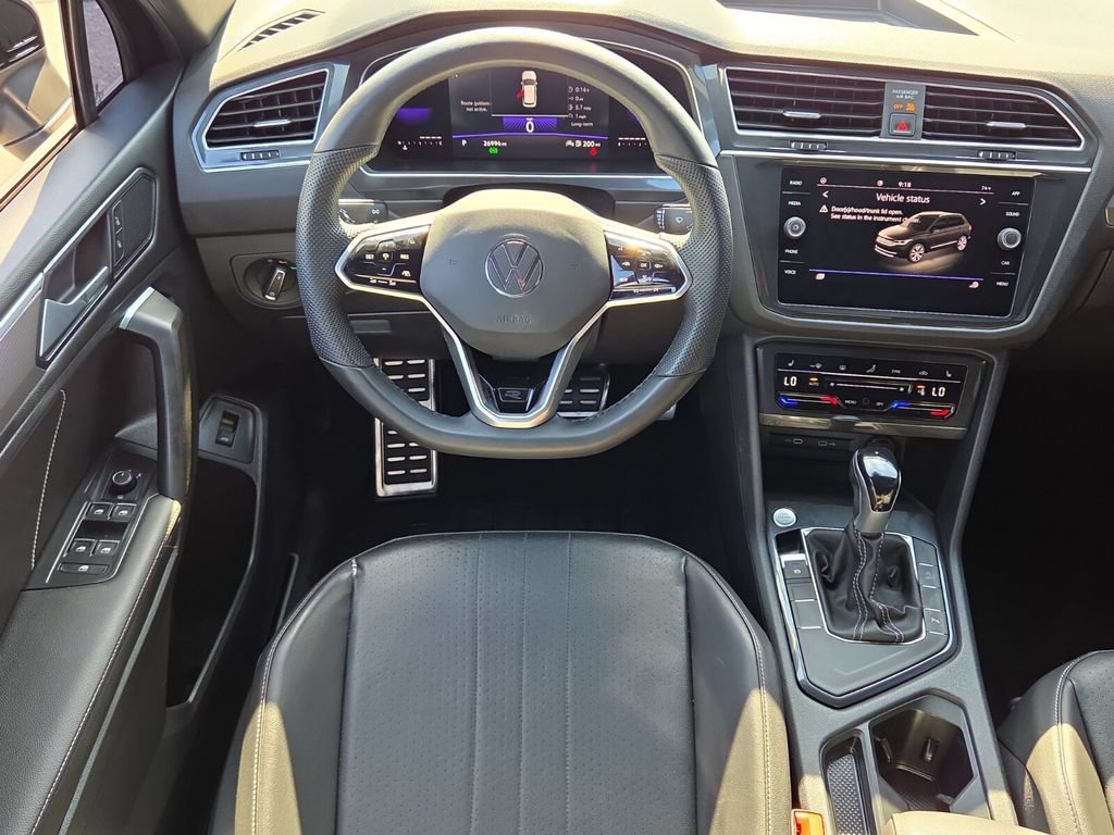 Used 2022 Volkswagen Tiguan SE R-Line FWD image 15