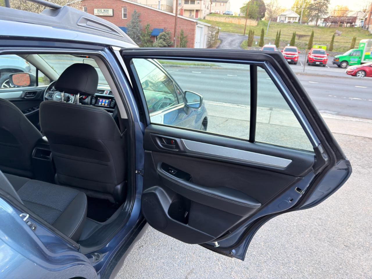 Used 2018 Subaru Outback 2.5i image 17