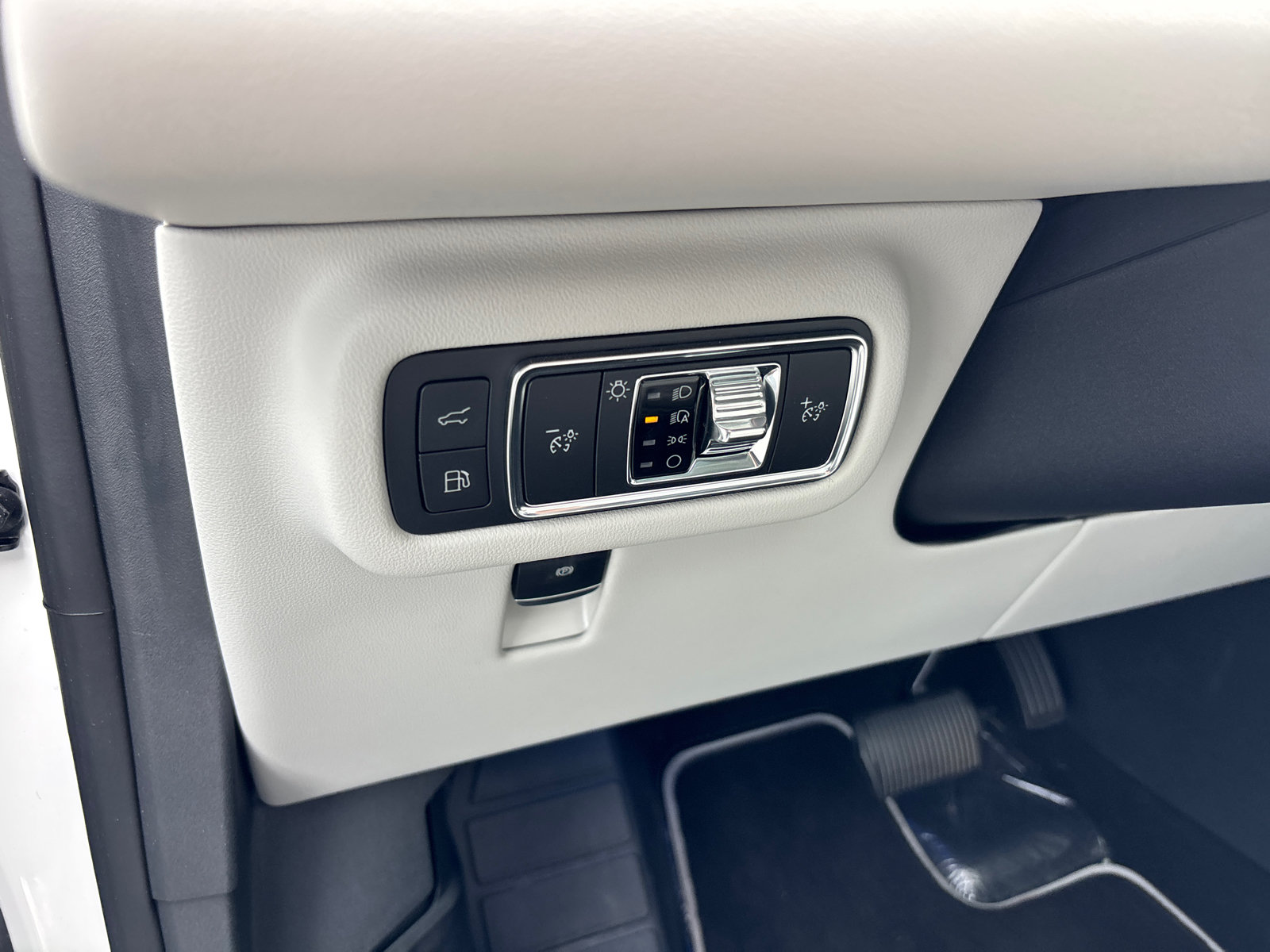 New 2026 Lincoln Nautilus Premier w/ Equipment Group 102A AWD/4WD image 14