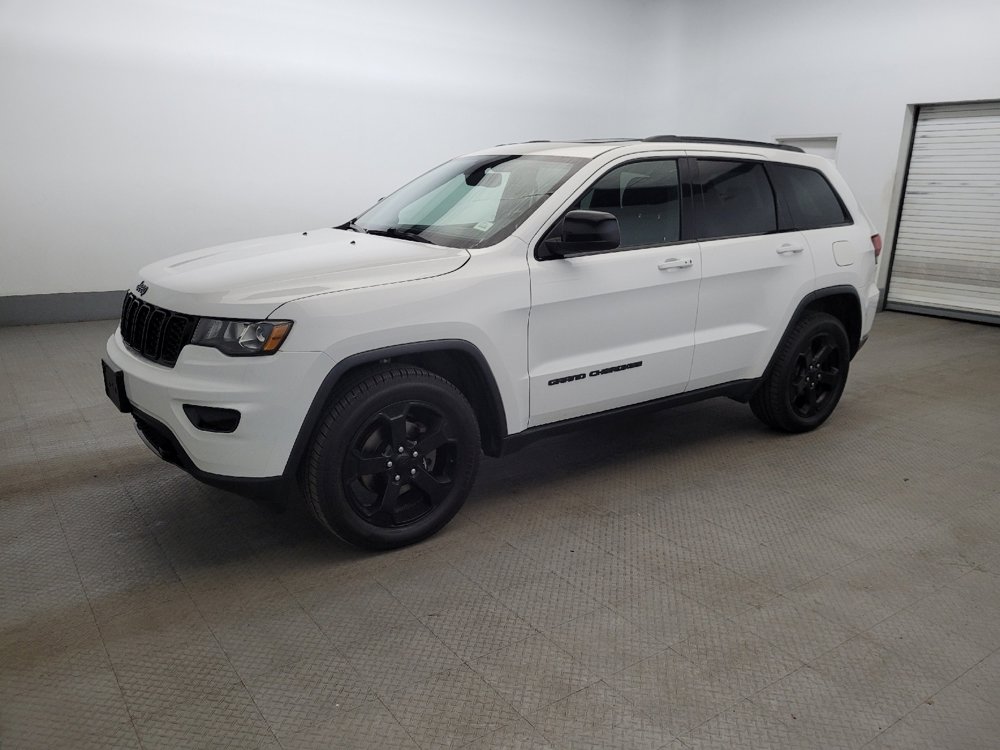 Used 2018 Jeep Grand Cherokee Laredo AWD/4WD image 2