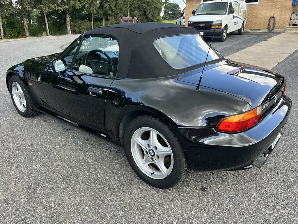 Used 1999 BMW Z3 2.5i RWD image 6